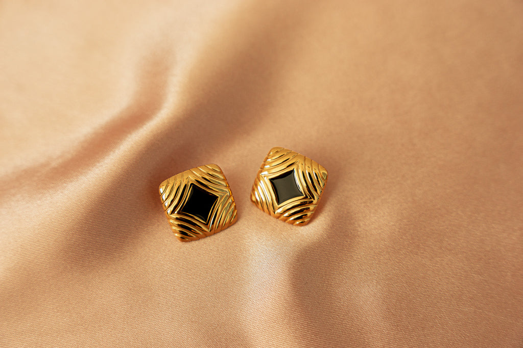 Lauren Ribbed Geometric Earrings