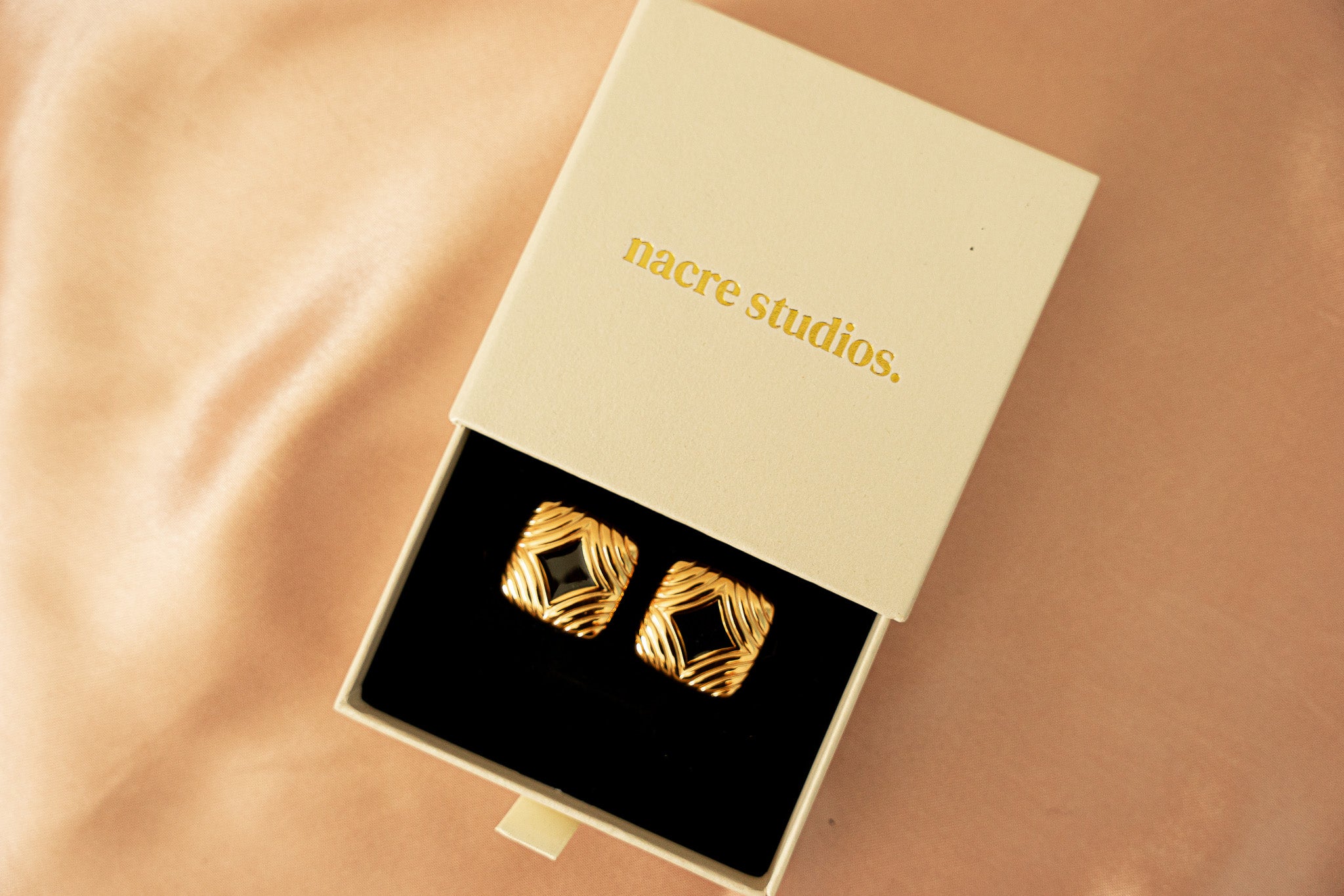 Lauren Ribbed Geometric Earrings
