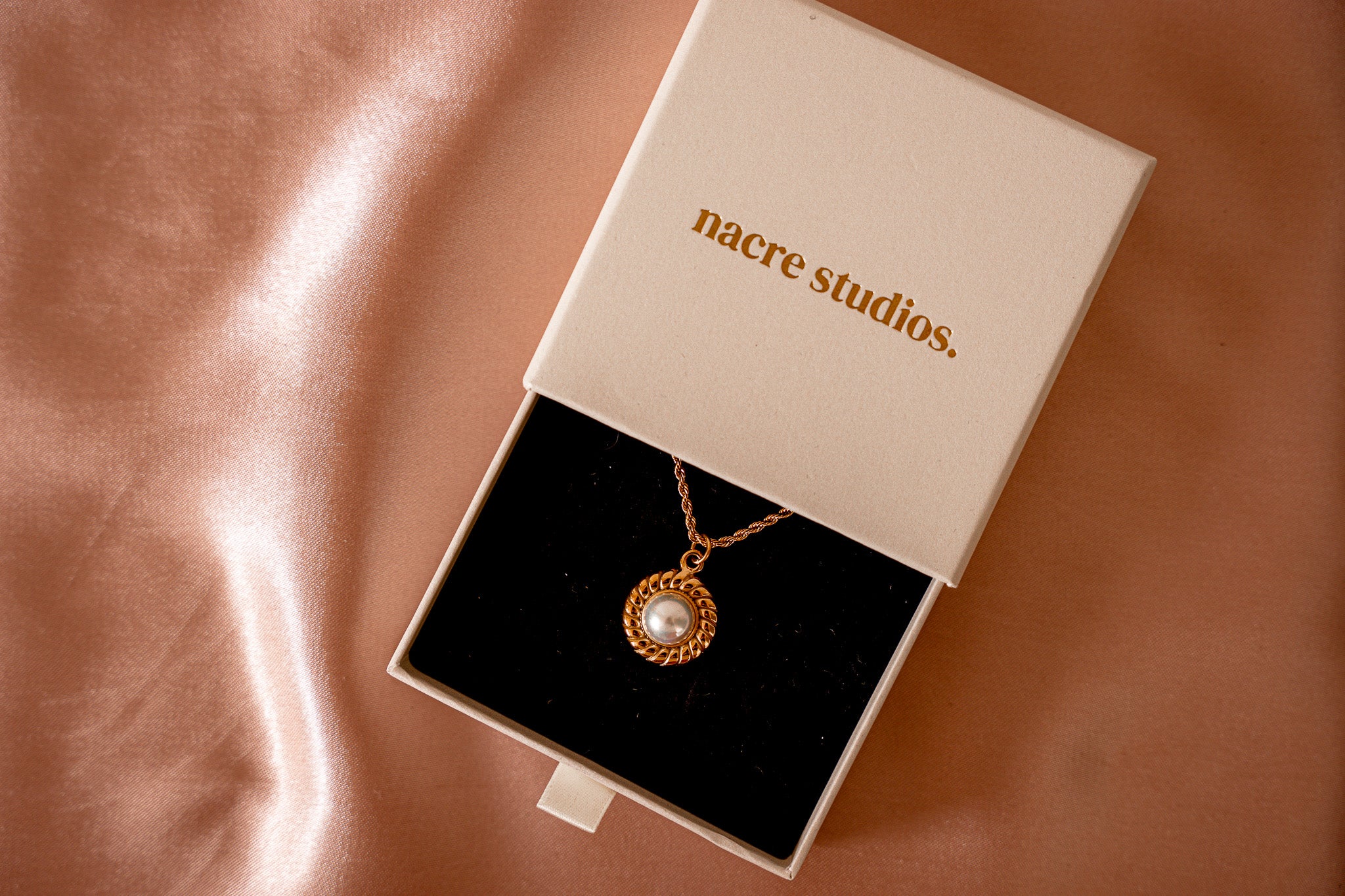 June Round Pearl Twist Necklace